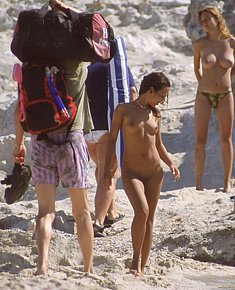 cute blonds and brunet girls flirts with nudist men on orient beach