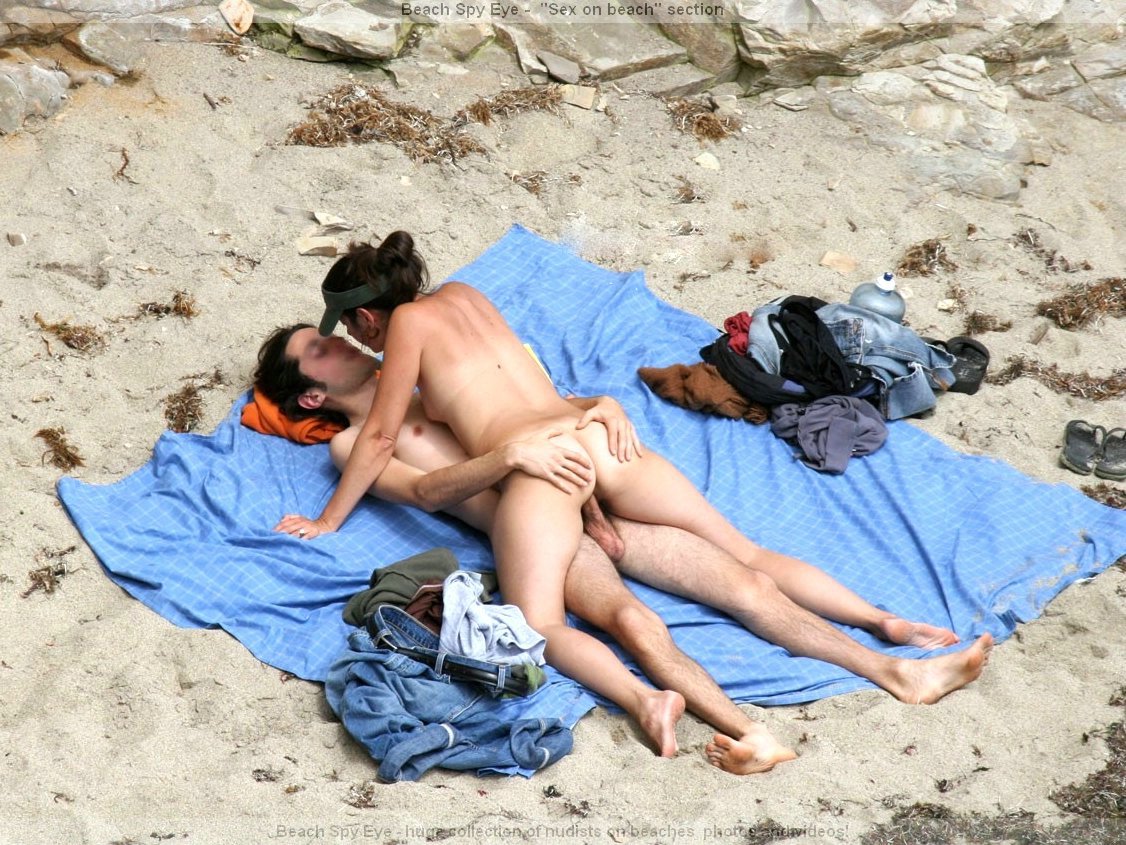 https://pbs.bulkjerk.com/39/3926/pictures/4041-3-voyeur-beach-sex.jpg
