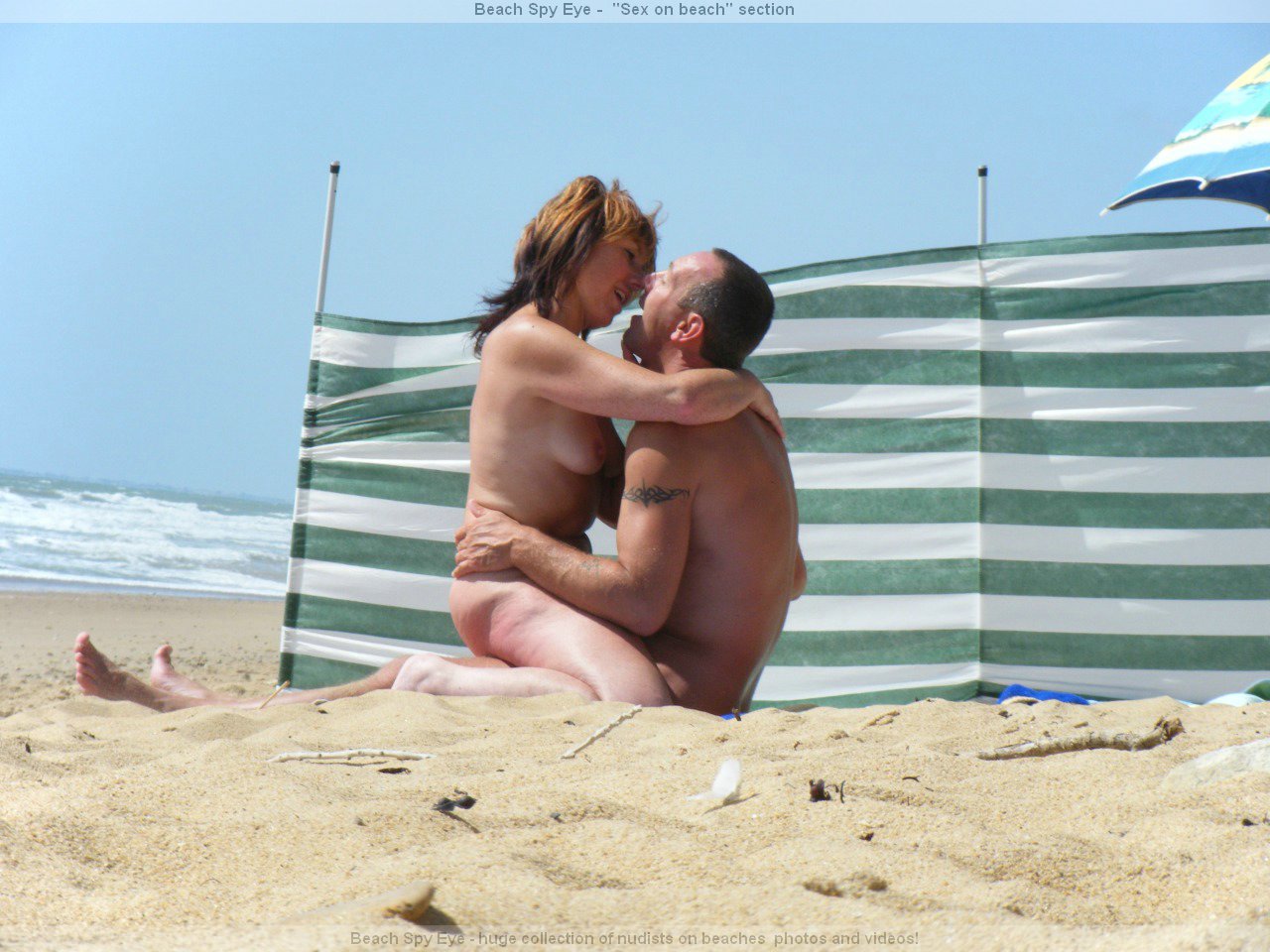 https://pbs.bulkjerk.com/39/3926/pictures/4049-5-voyeur-beach-sex.jpg
